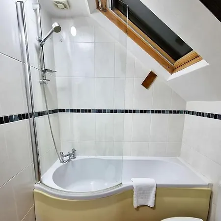 *f1*gh* Setup For Your Relaxed & Amazing + Free Parking + Free Fast Wifi * Leeds (West Yorkshire)